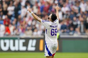 开云APP-意媒：尤文有意法甲前锋卡利穆恩多和米卡乌塔泽，转会费2000万欧