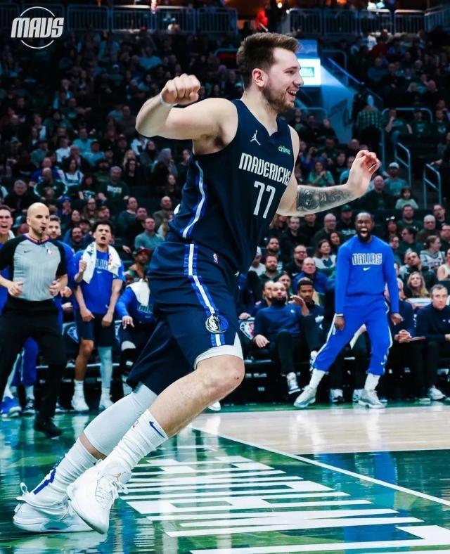 开云官网-拒绝再次空砍！连续5场30+三双 东契奇带队止连败