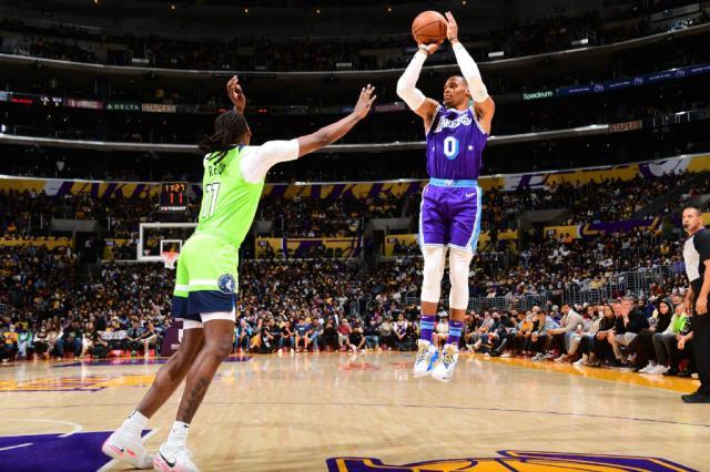 开云官网-第三节狂输森林狼28分！湖人本赛季化身湖三崩